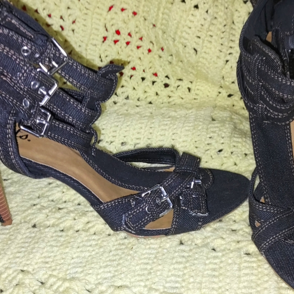 Size 10 denim open toe heels like new condition